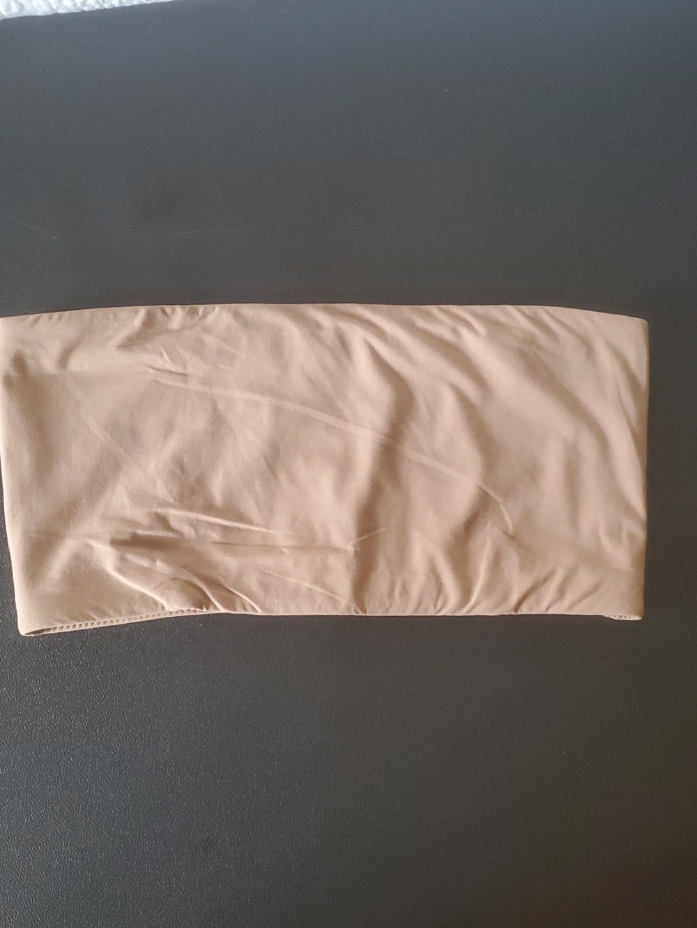 SKIMS FITS EVERYBODY STRAPLESS BANDEAU BRA IN SIENA /SZ:SMALL